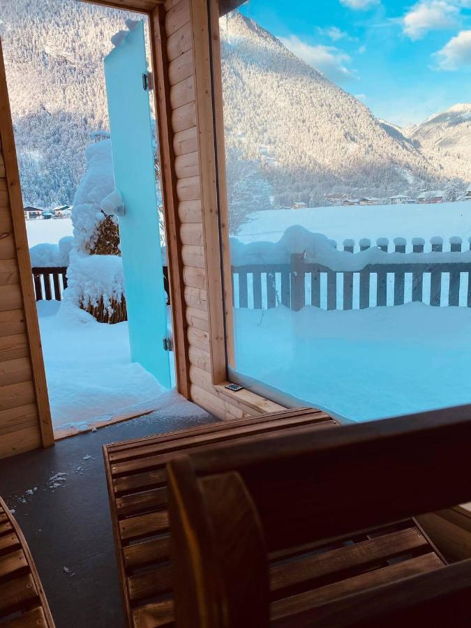Forest Chalet, 15 Min To Salzburg Olt Town, And Most Beautiful Lakes, Secluded Location, 1,000 Sqm Garden, Mountainview, Panorama Sauna, Bath Whirlpool, Bbq&Bikes&Sunbeds For Free, Up To 10 P 哥林素萨尔察赫 外观 照片
