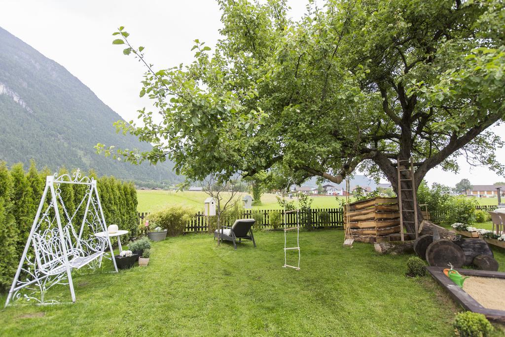 Forest Chalet, 15 Min To Salzburg Olt Town, And Most Beautiful Lakes, Secluded Location, 1,000 Sqm Garden, Mountainview, Panorama Sauna, Bath Whirlpool, Bbq&Bikes&Sunbeds For Free, Up To 10 P 哥林素萨尔察赫 外观 照片