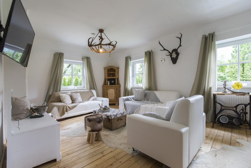 Forest Chalet, 15 Min To Salzburg Olt Town, And Most Beautiful Lakes, Secluded Location, 1,000 Sqm Garden, Mountainview, Panorama Sauna, Bath Whirlpool, Bbq&Bikes&Sunbeds For Free, Up To 10 P 哥林素萨尔察赫 客房 照片