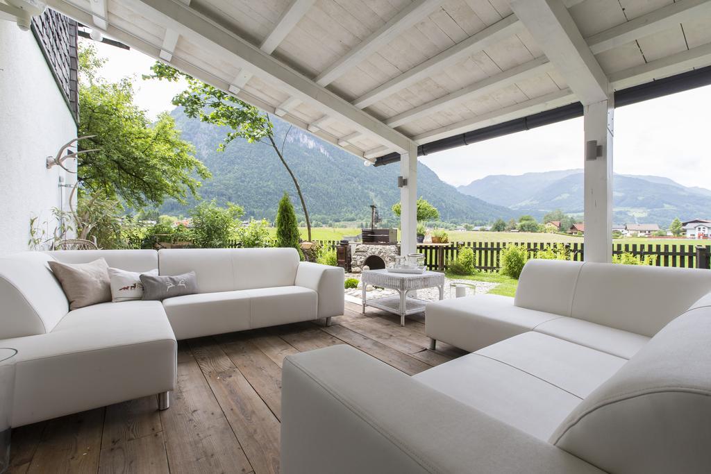 Forest Chalet, 15 Min To Salzburg Olt Town, And Most Beautiful Lakes, Secluded Location, 1,000 Sqm Garden, Mountainview, Panorama Sauna, Bath Whirlpool, Bbq&Bikes&Sunbeds For Free, Up To 10 P 哥林素萨尔察赫 客房 照片
