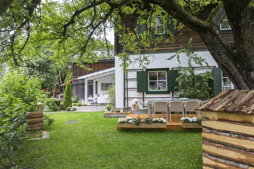 Forest Chalet, 15 Min To Salzburg Olt Town, And Most Beautiful Lakes, Secluded Location, 1,000 Sqm Garden, Mountainview, Panorama Sauna, Bath Whirlpool, Bbq&Bikes&Sunbeds For Free, Up To 10 P 哥林素萨尔察赫 外观 照片